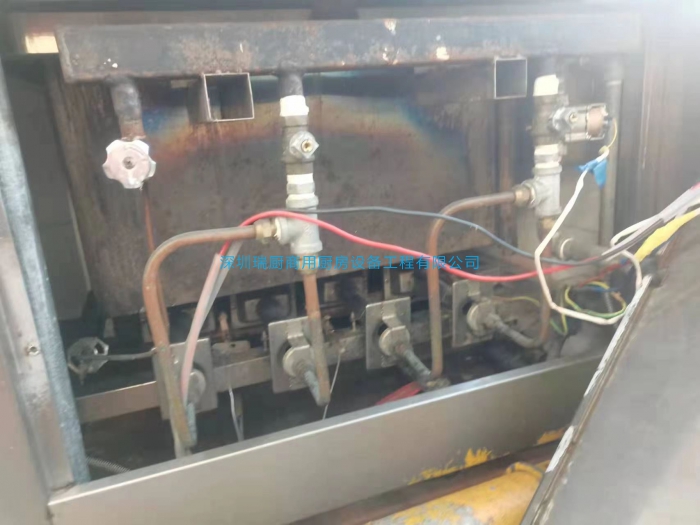 噴槍式三門海鮮蒸柜水膽漏水如何解決？